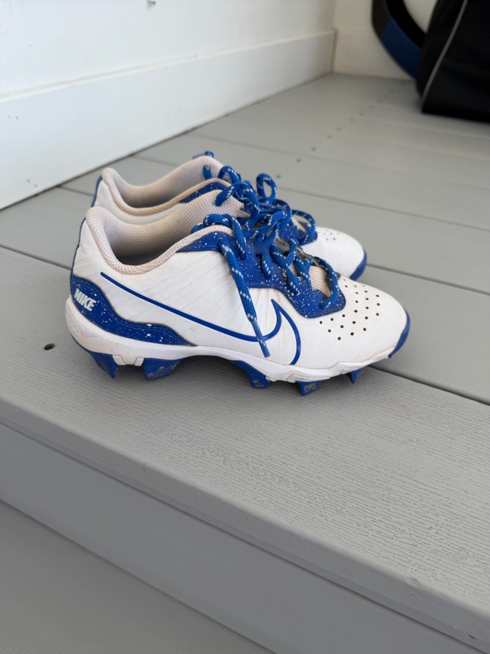 Nike Kids White and Royal Blue Baseball Cleats